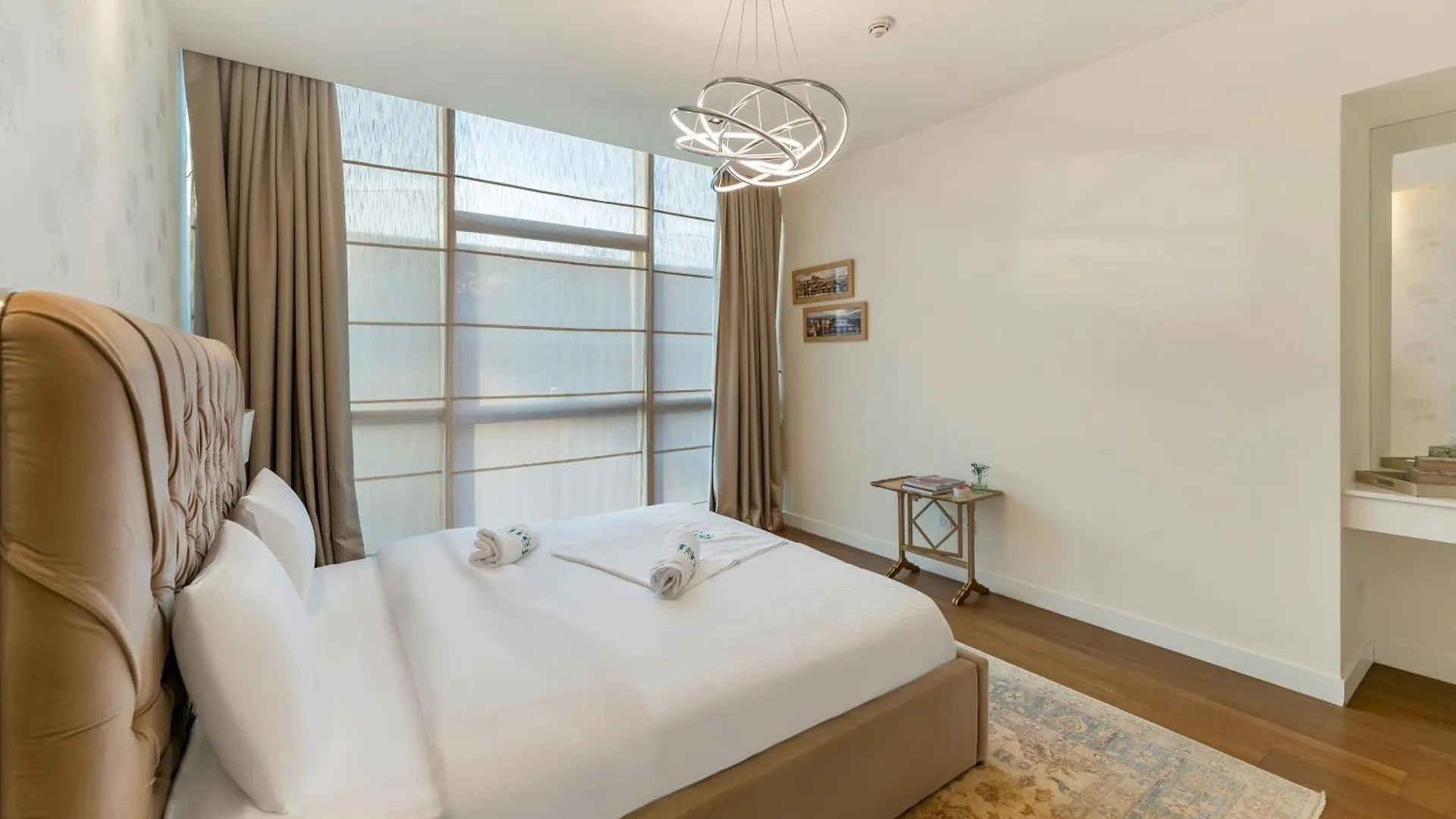 Fam Living - City Walk - Opulent Living Ντουμπάι