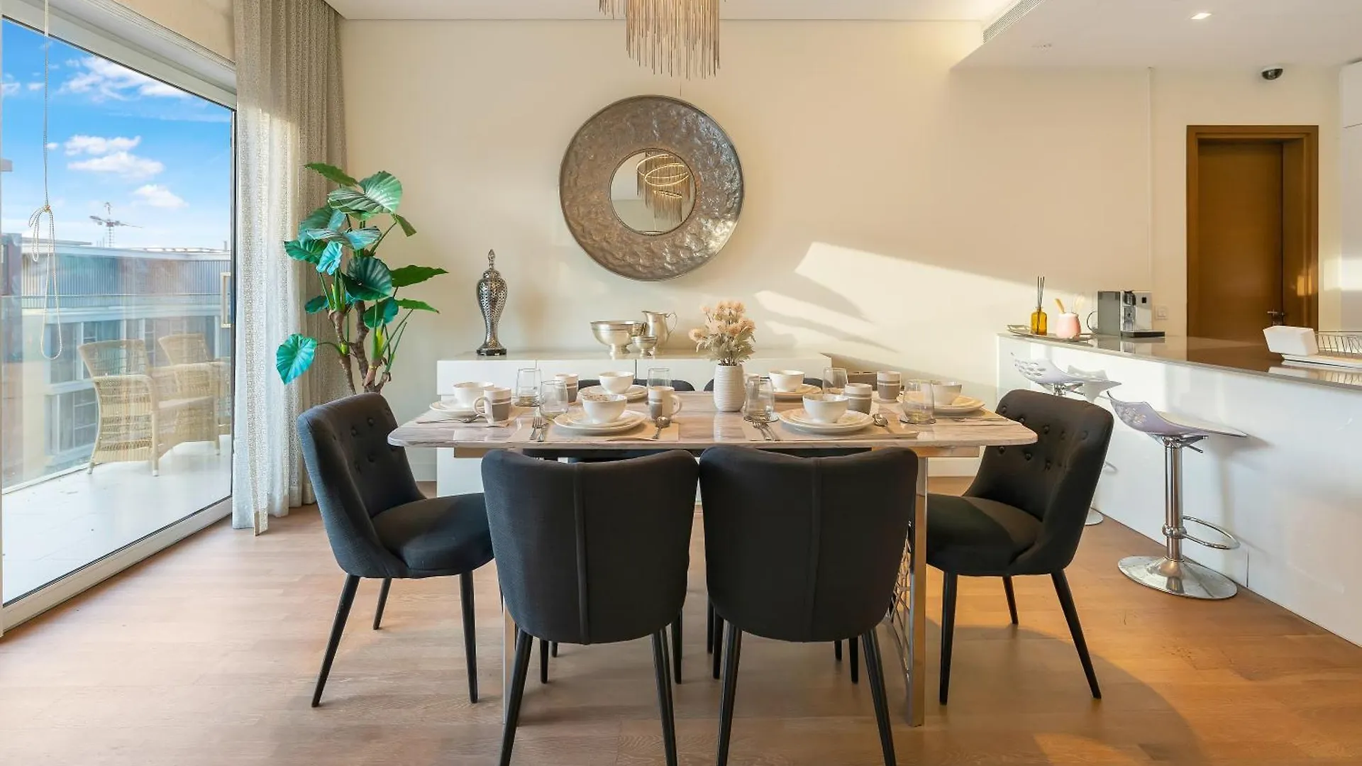 Fam Living - City Walk - Opulent Living Dubai 0*,  United Arab Emirates