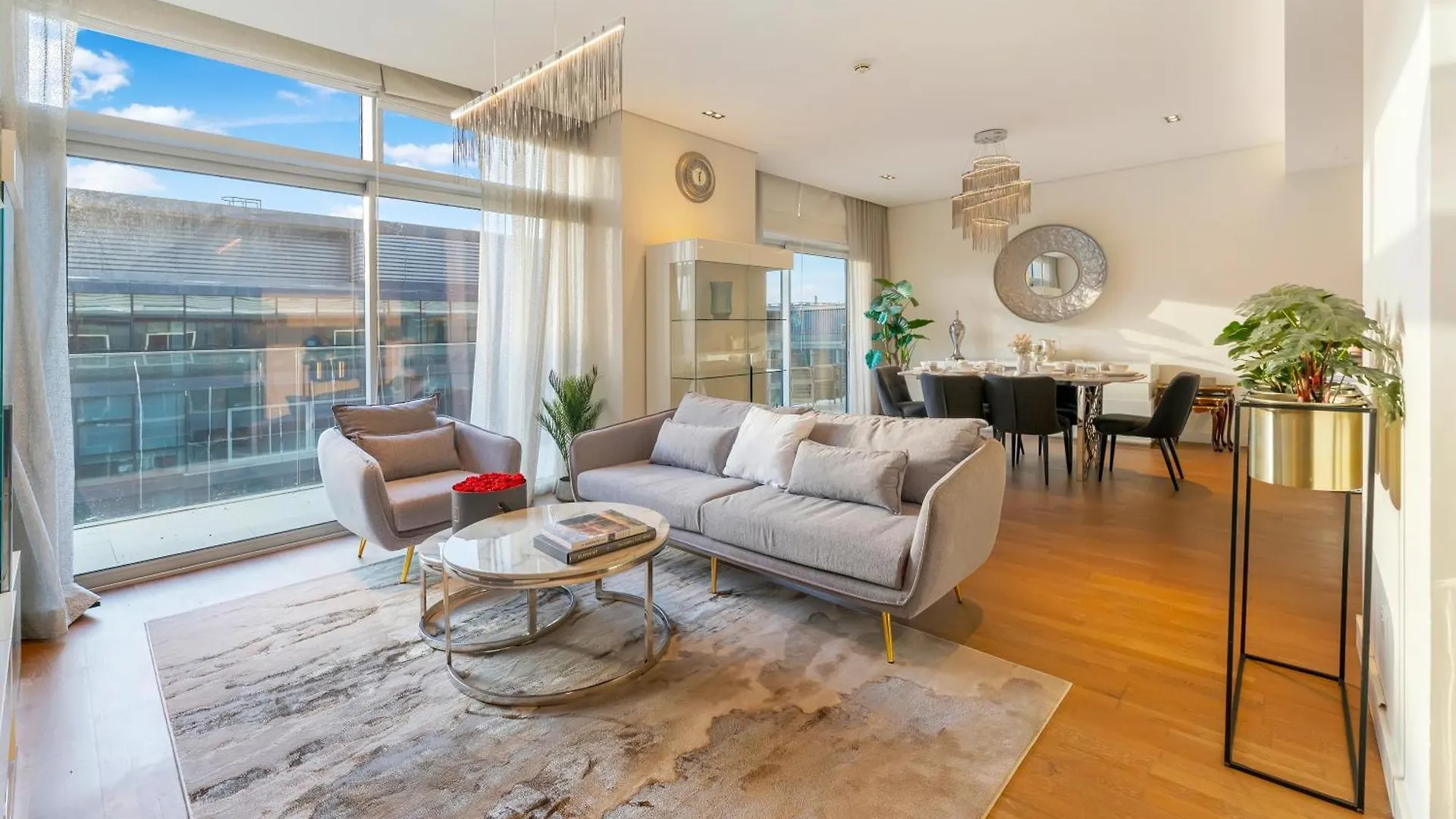Fam Living - City Walk - Opulent Living Apartment Dubai